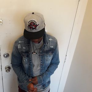 Meet your Posher, Dakota